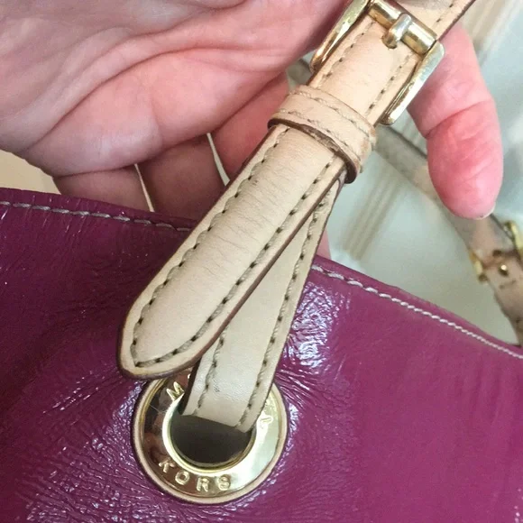 💗MICHAEL KORS Raspberry Pink Patent Tote Bag, plus Card Keychain, Cosmetic Bag - Picture 6 of 13